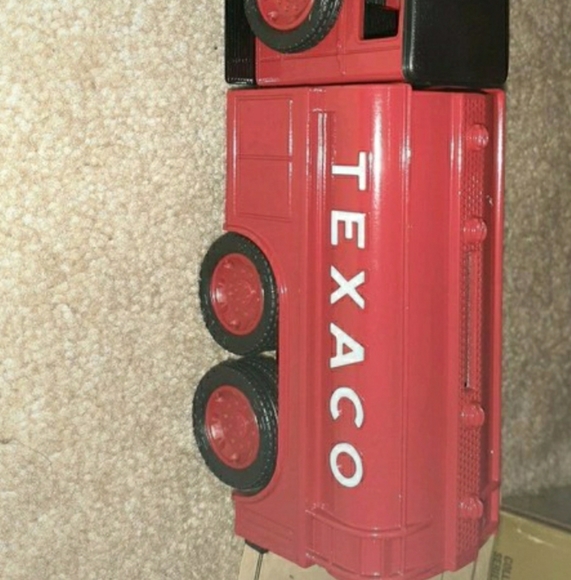 Texaco 1930 Diamond Fuel Tanker - Picture 4 of 8